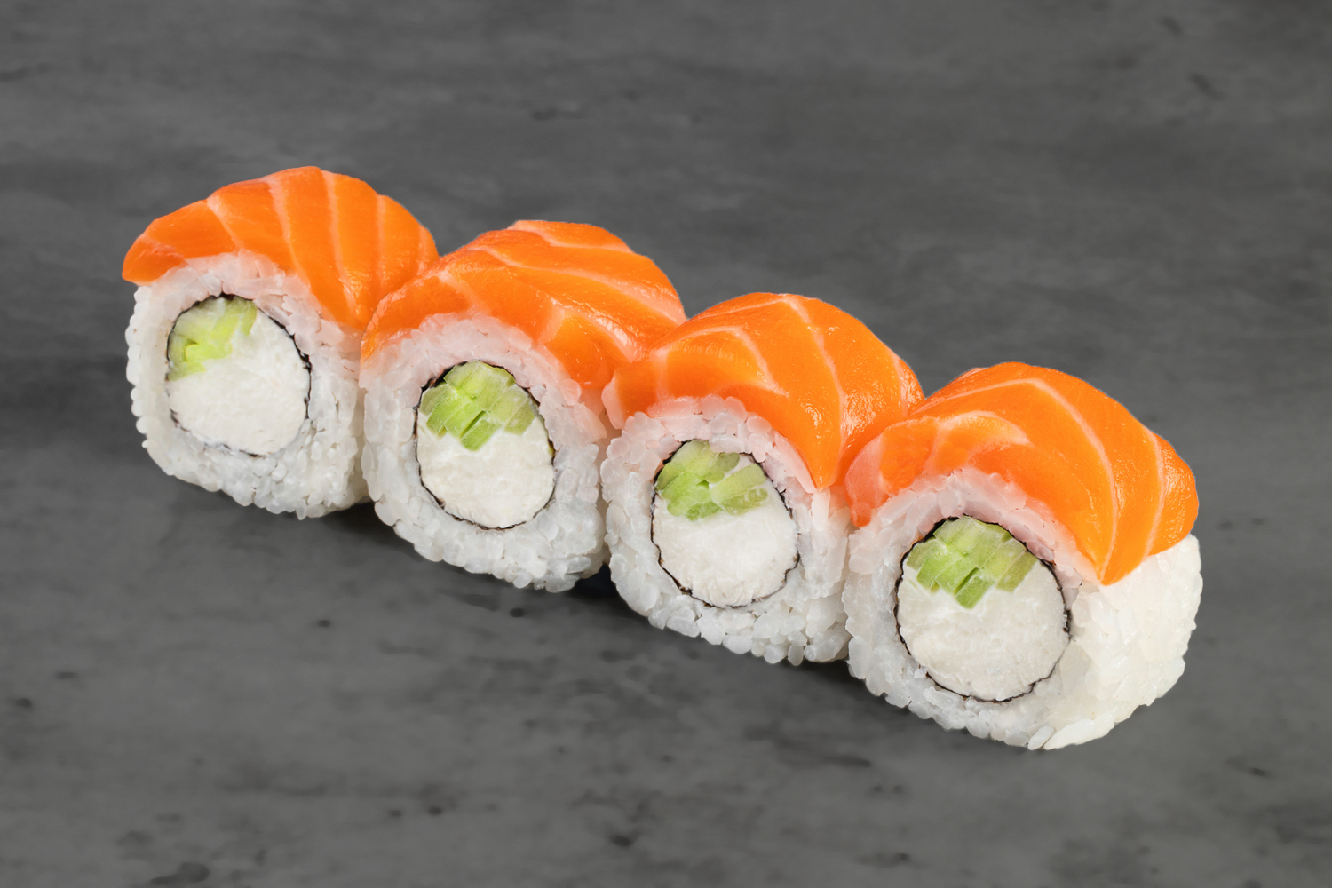 Филадельфия Лайт с огурцом (добавки не включены)